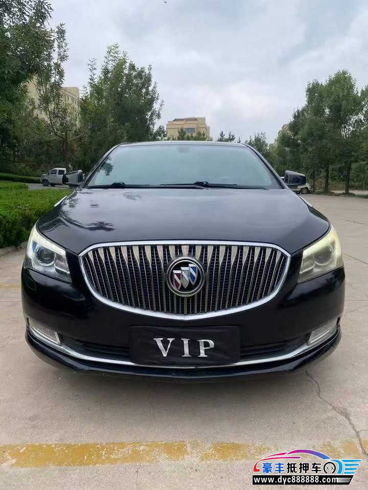 抵押车出售13年别克君越轿车