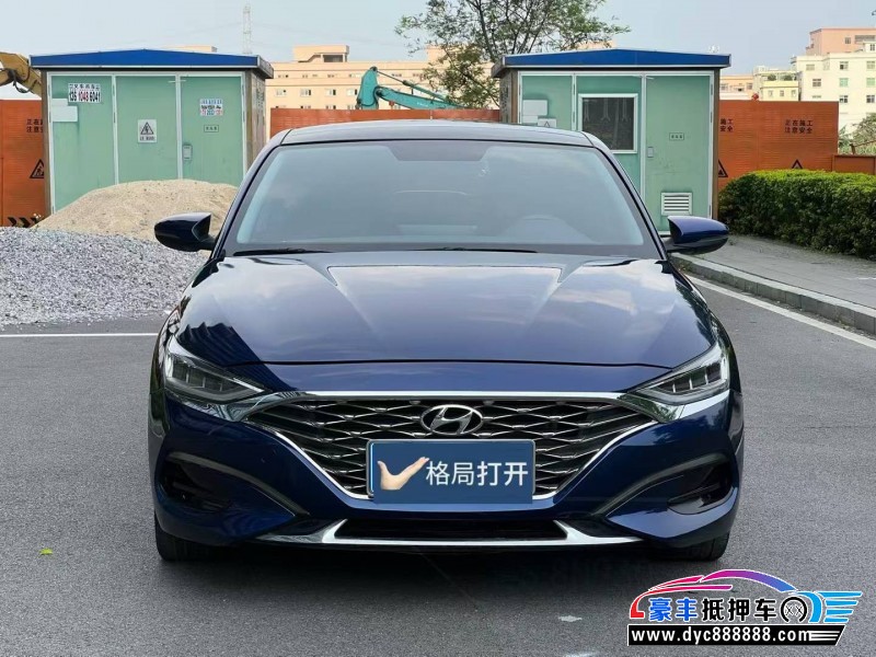 抵押车出售20年现代菲斯塔轿车