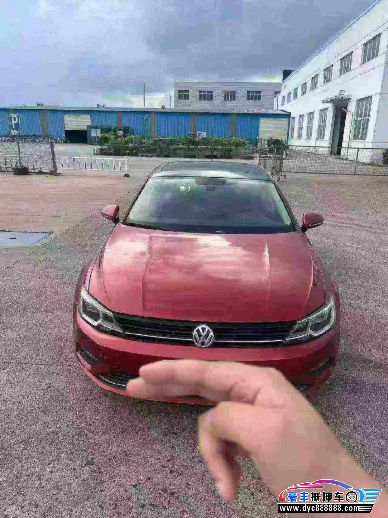 抵押车出售16年大众凌渡轿车