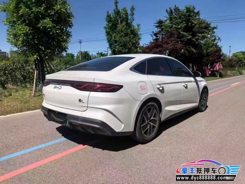 25年比亚迪秦轿车抵押车出售