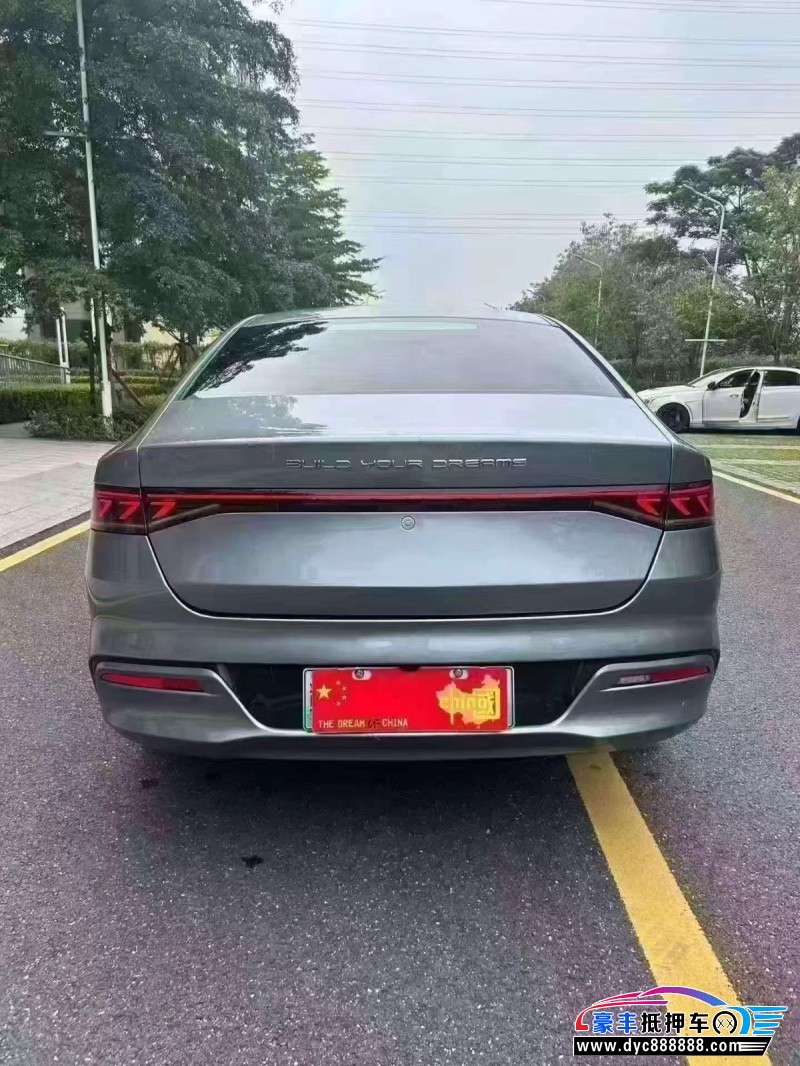 25年比亚迪秦轿车抵押车出售