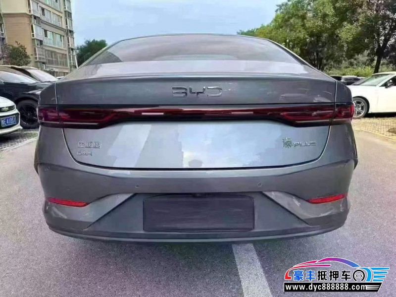 25年比亚迪秦轿车抵押车出售