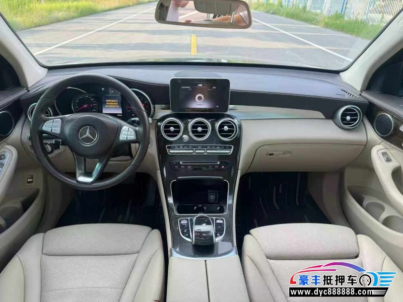 19年奔驰GLC轿车抵押车出售