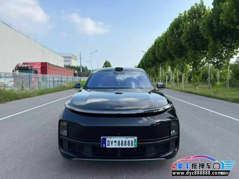 抵押车出售23年理想L9轿车