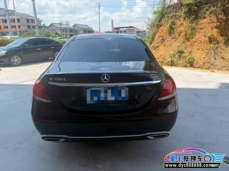 20年奔驰E级轿车抵押车出售