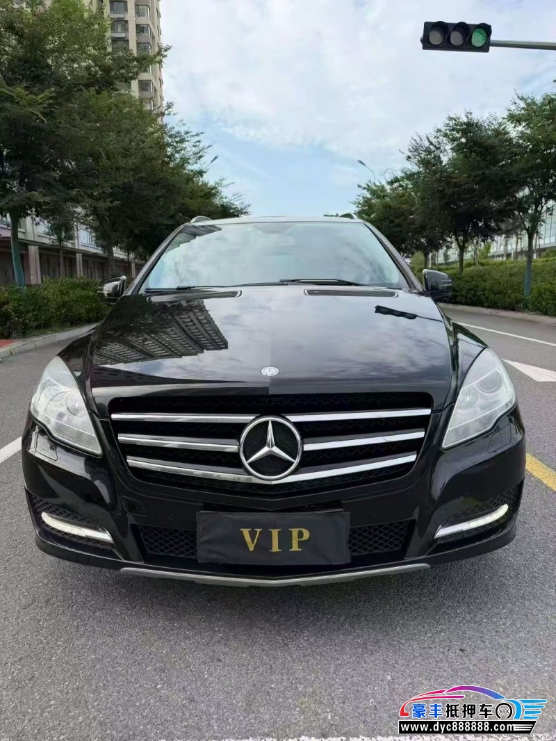 抵押车出售17年奔驰R轿车