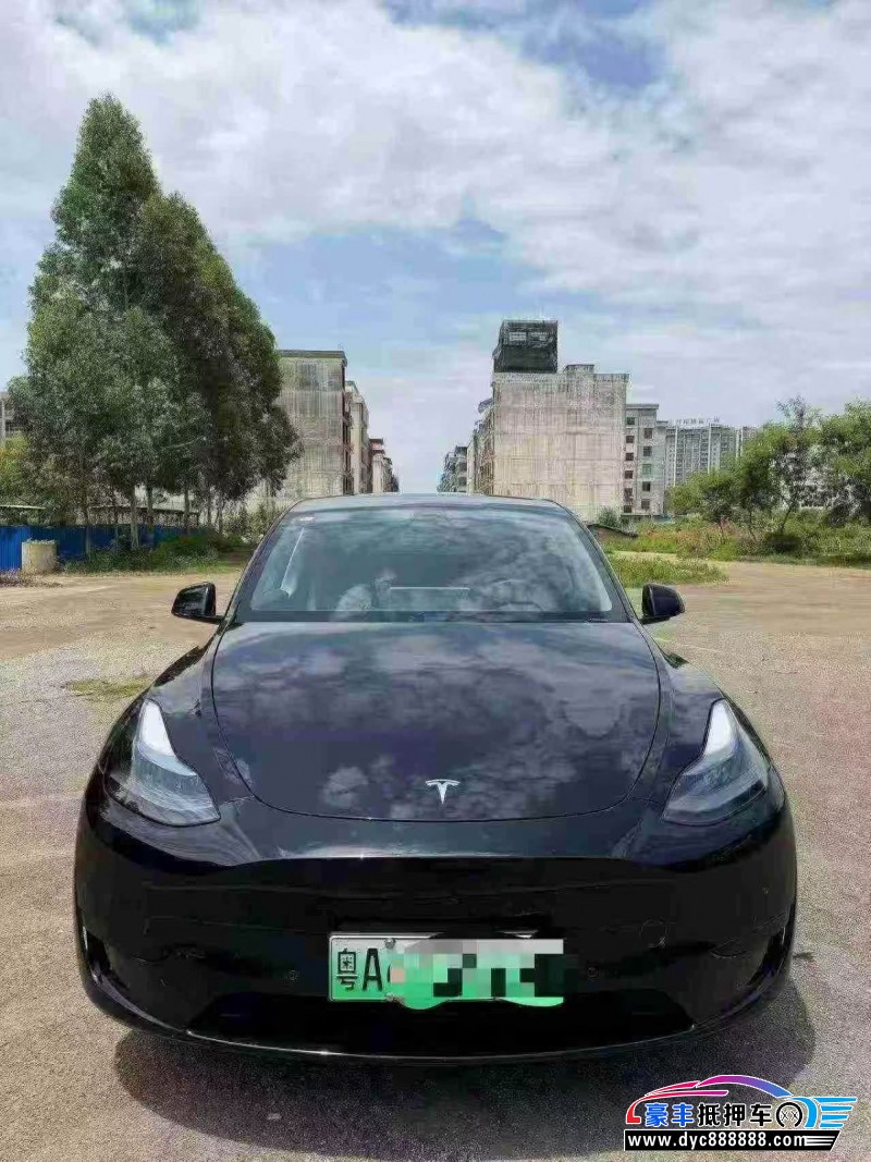 抵押车出售24年特斯拉Model Y轿车