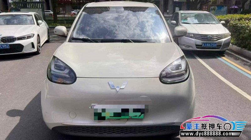 抵押车出售23年五菱缤果SUV