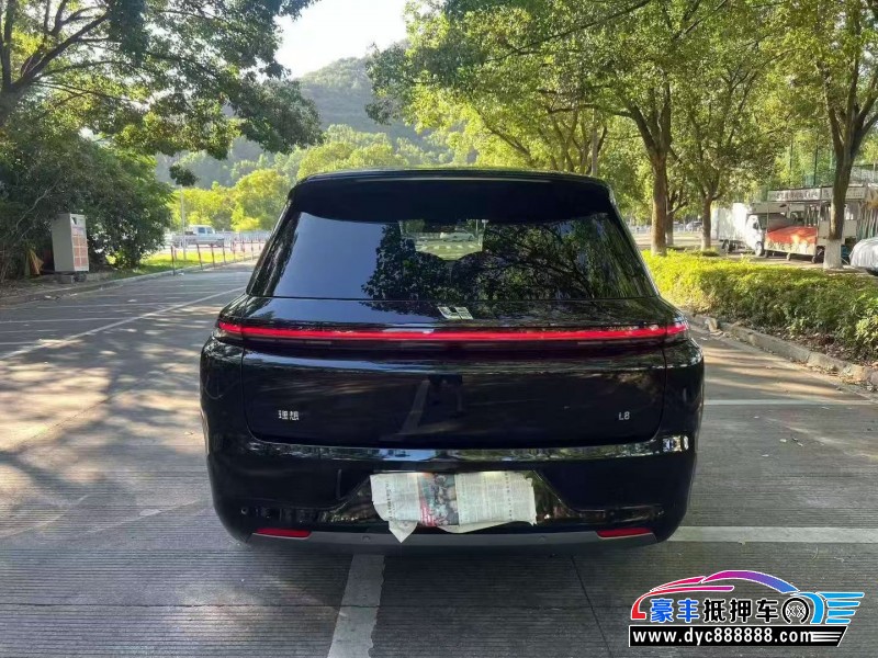 25年理想L8轿车抵押车出售