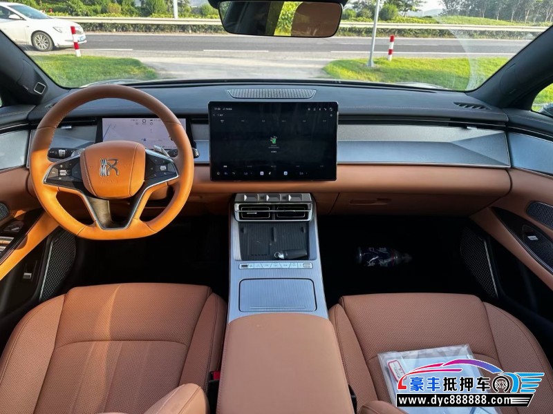 25年比亚迪汉轿车抵押车出售