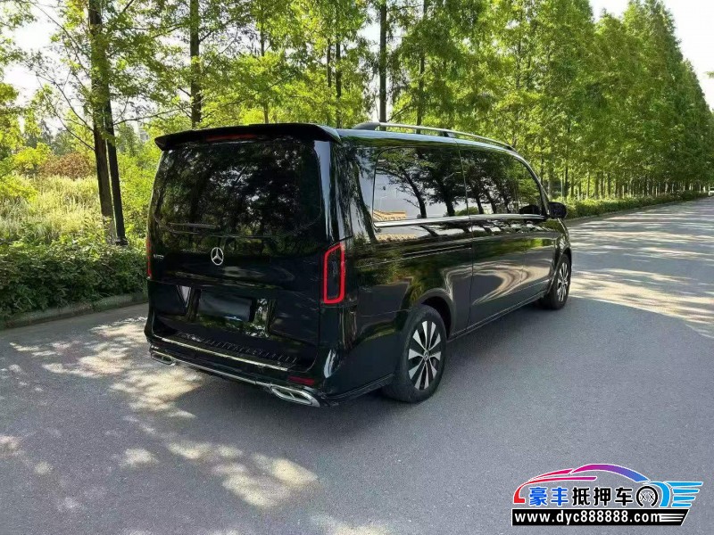 23年奔驰威霆轿车抵押车出售