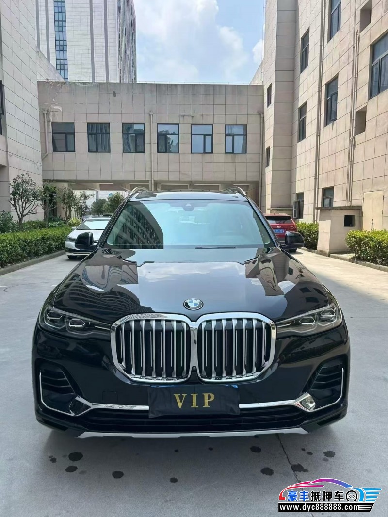 抵押车出售21年宝马X7轿车