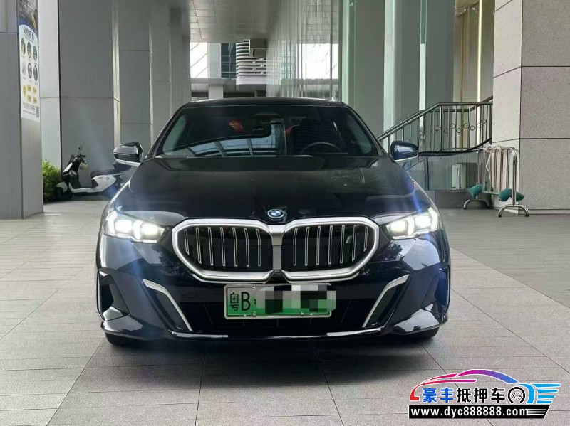 25年宝马i5轿车抵押车出售