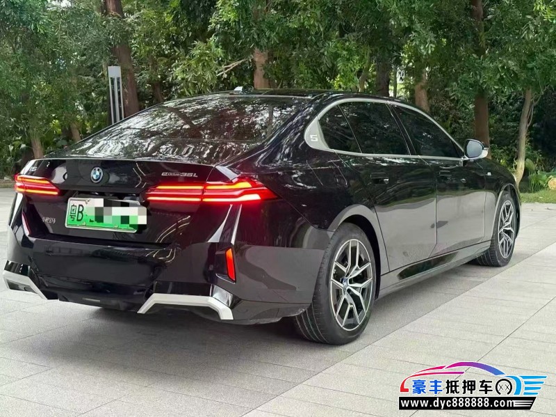 25年宝马i5轿车抵押车出售