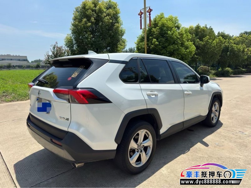 22年丰田RAV4轿车抵押车出售