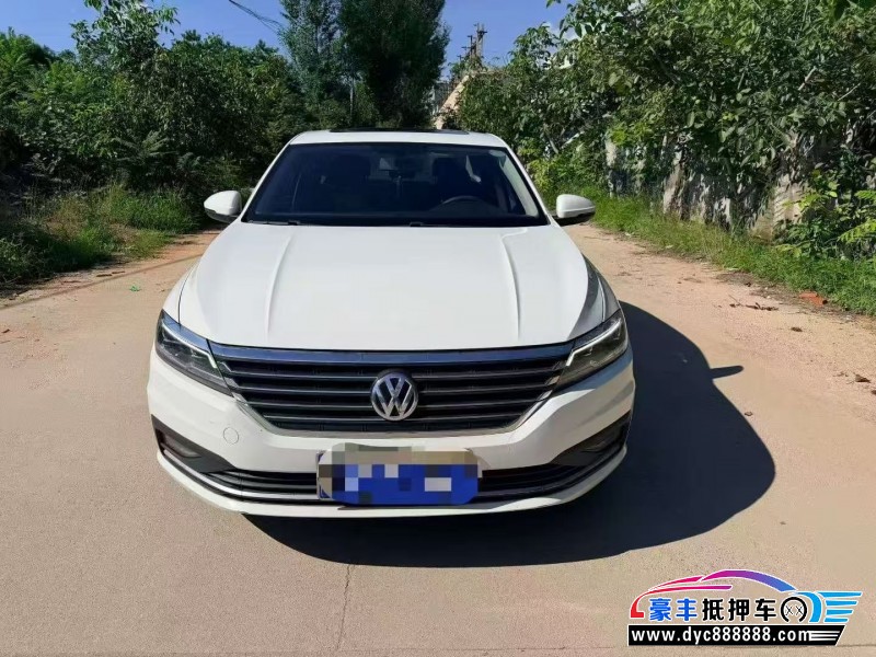 抵押车出售21年大众朗逸轿车