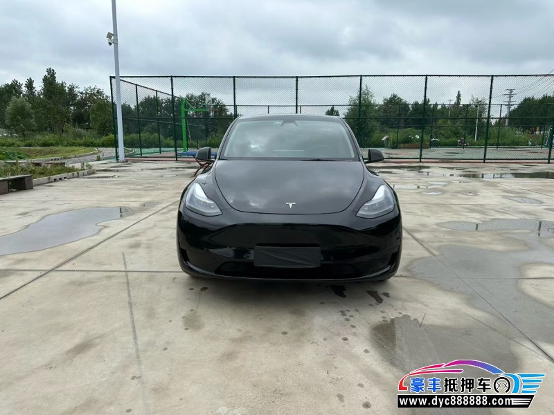 抵押车出售22年特斯拉Model Y轿车