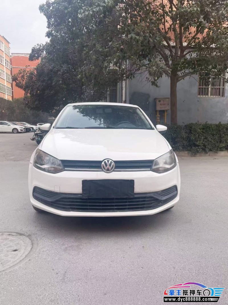 抵押车出售17年大众polo轿车