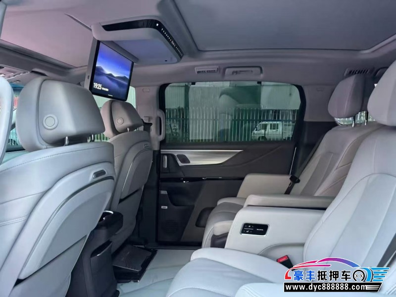 25年别克GL8轿车抵押车出售