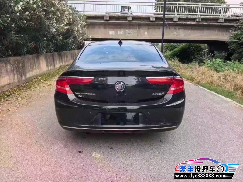 18年别克君越轿车抵押车出售