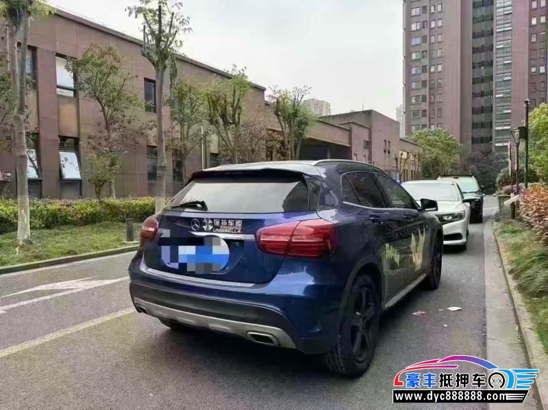 19年奔驰GLA轿车抵押车出售