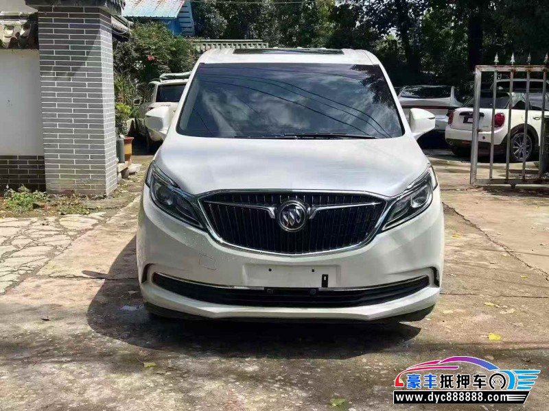 17年别克GL8轿车抵押车出售