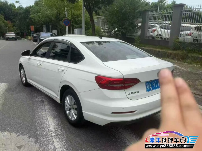 19年大众朗逸轿车抵押车出售