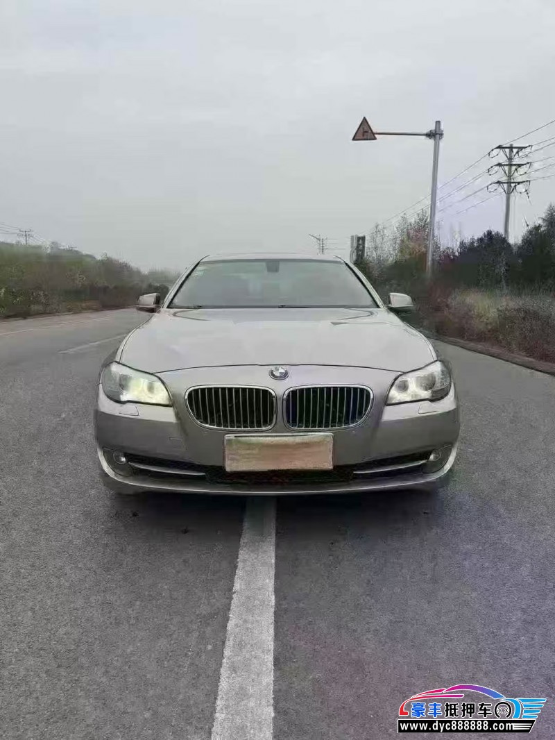 抵押车出售13年宝马5系轿车