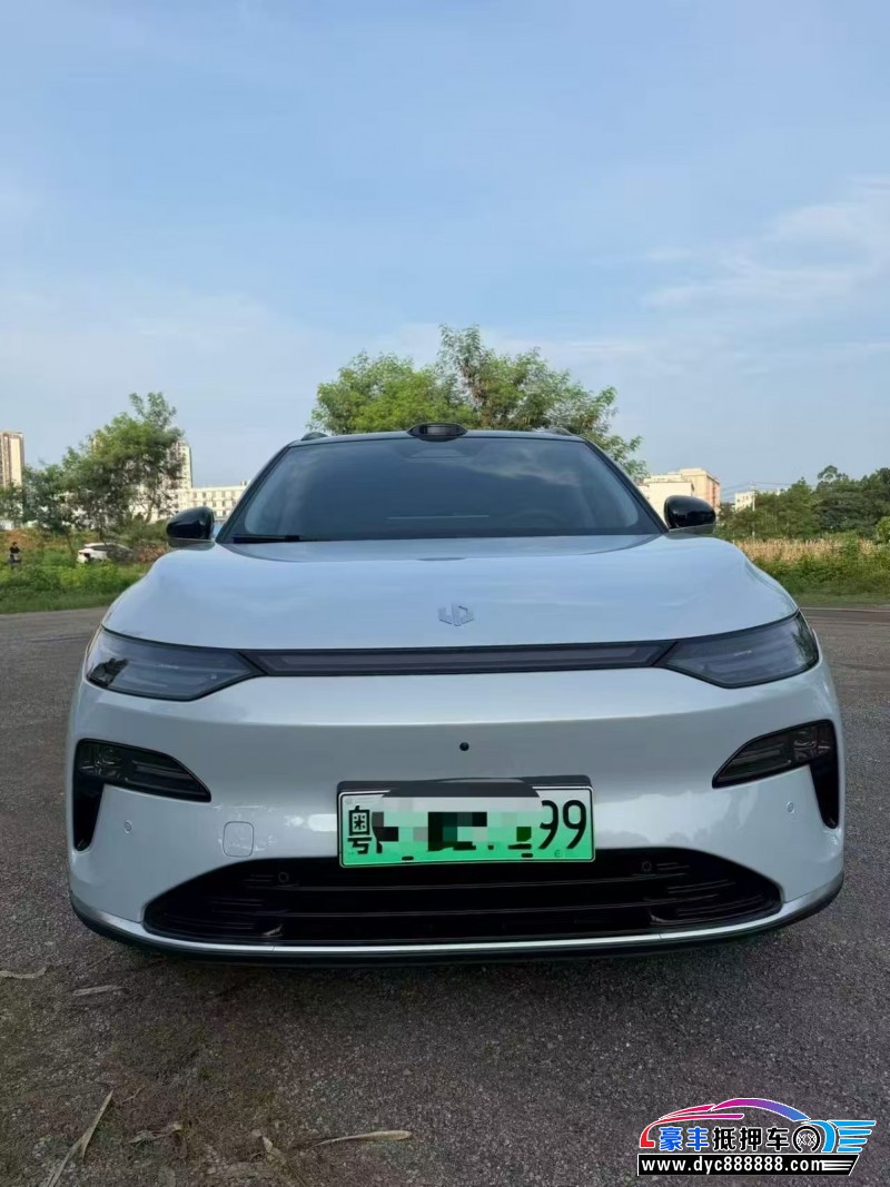 抵押车出售26年零跑C11轿车