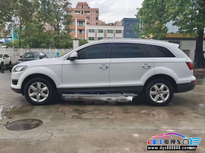15年奥迪Q7轿车抵押车出售