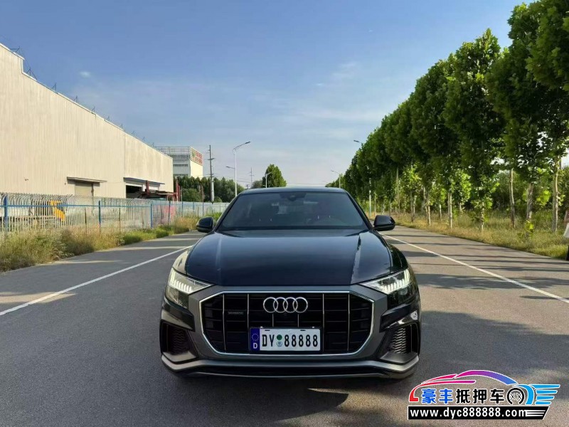 抵押车出售20年奥迪Q8轿车