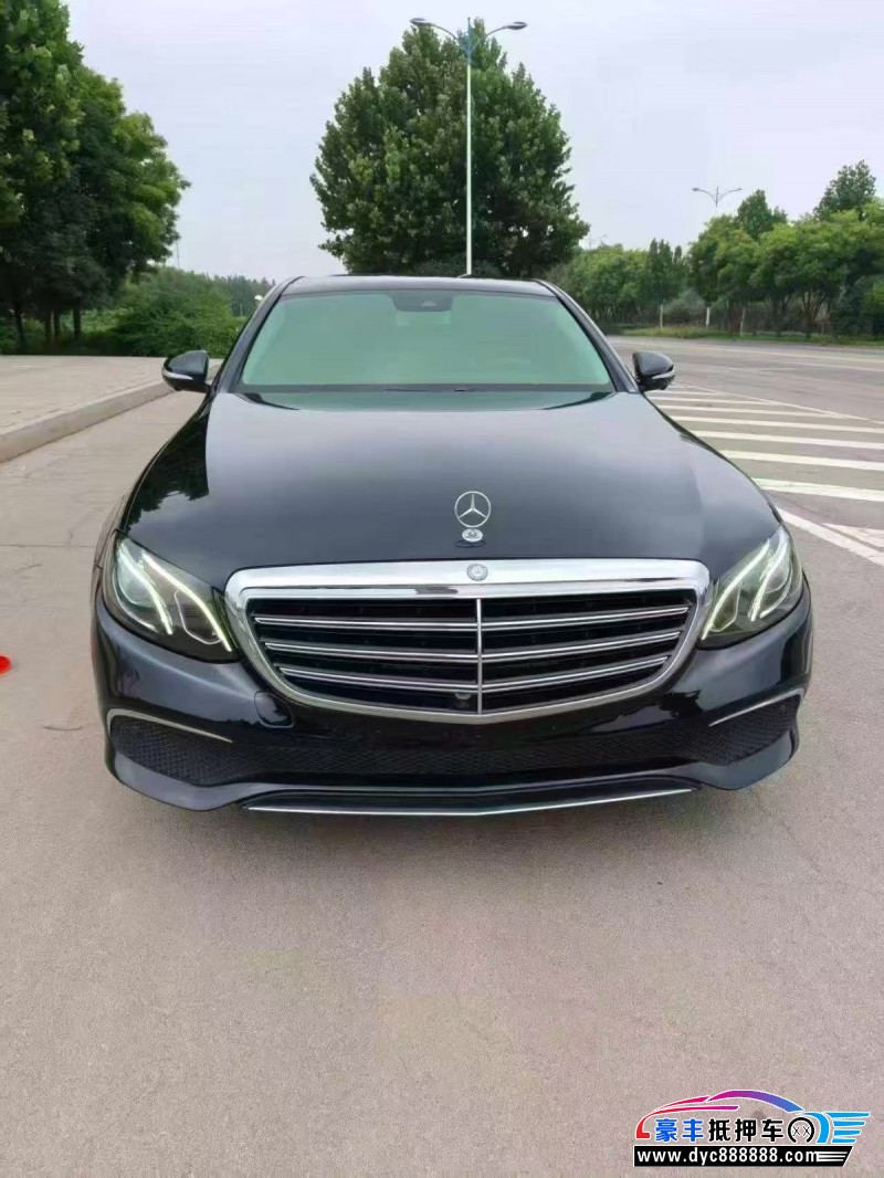 抵押车出售17年奔驰E轿车