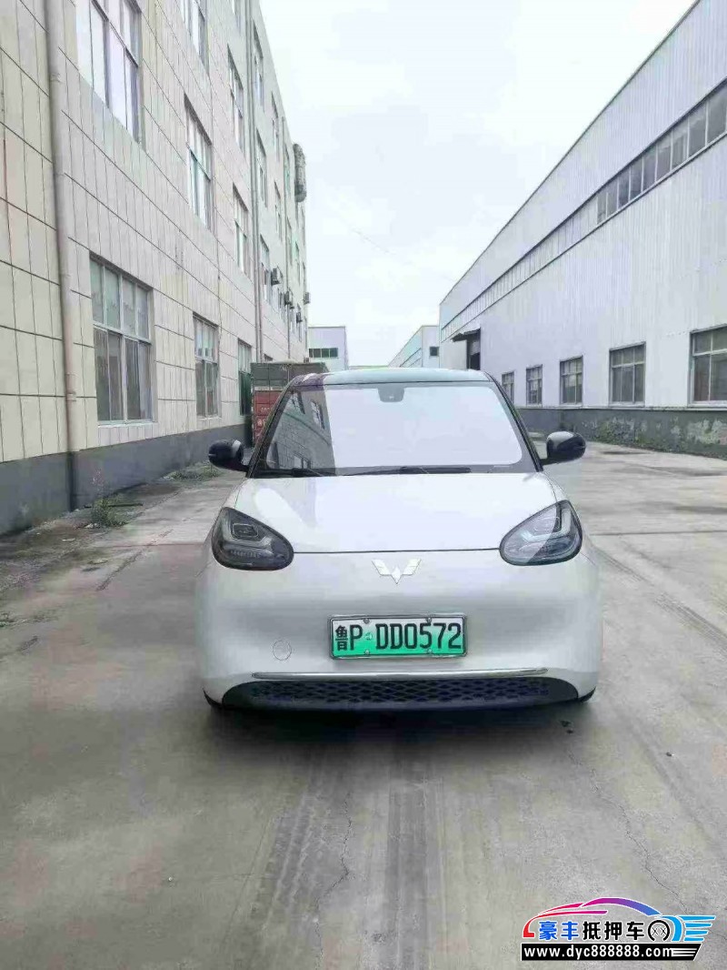 抵押车出售23年五菱缤果轿车