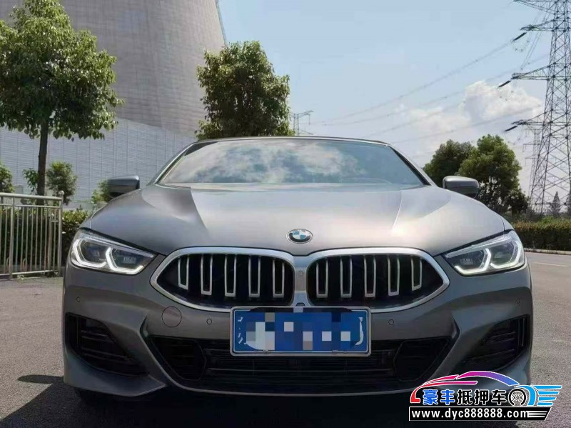 25年宝马8系轿车