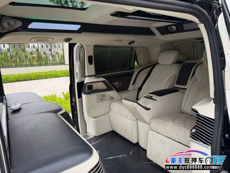 22年奔驰V轿车抵押车出售