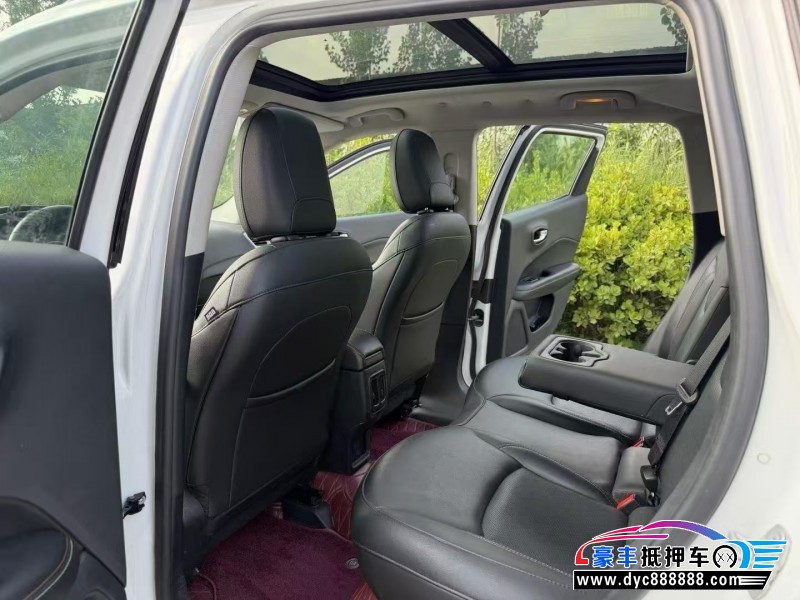 17年Jeep指南者轿车抵押车出售