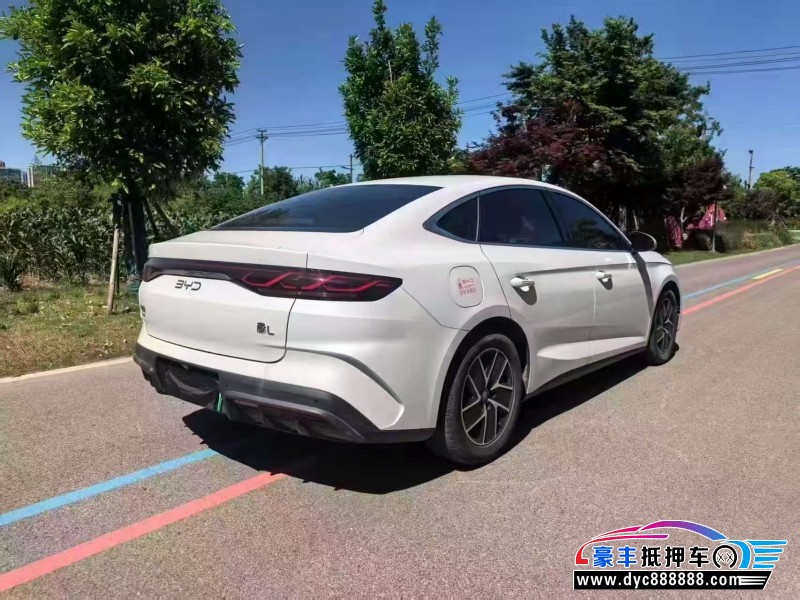 25年比亚迪秦轿车抵押车出售