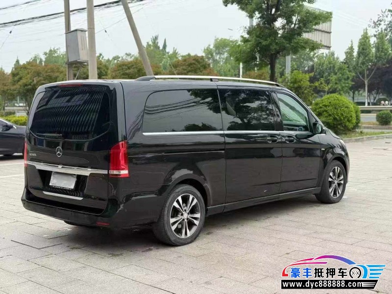17年奔驰V轿车抵押车出售