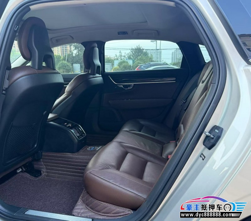18年沃尔沃S90轿车抵押车出售