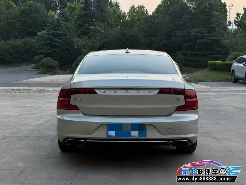 18年沃尔沃S90轿车抵押车出售