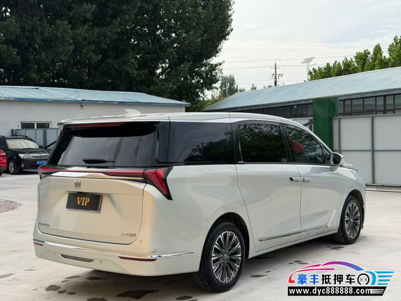 25年别克GL8轿车抵押车出售