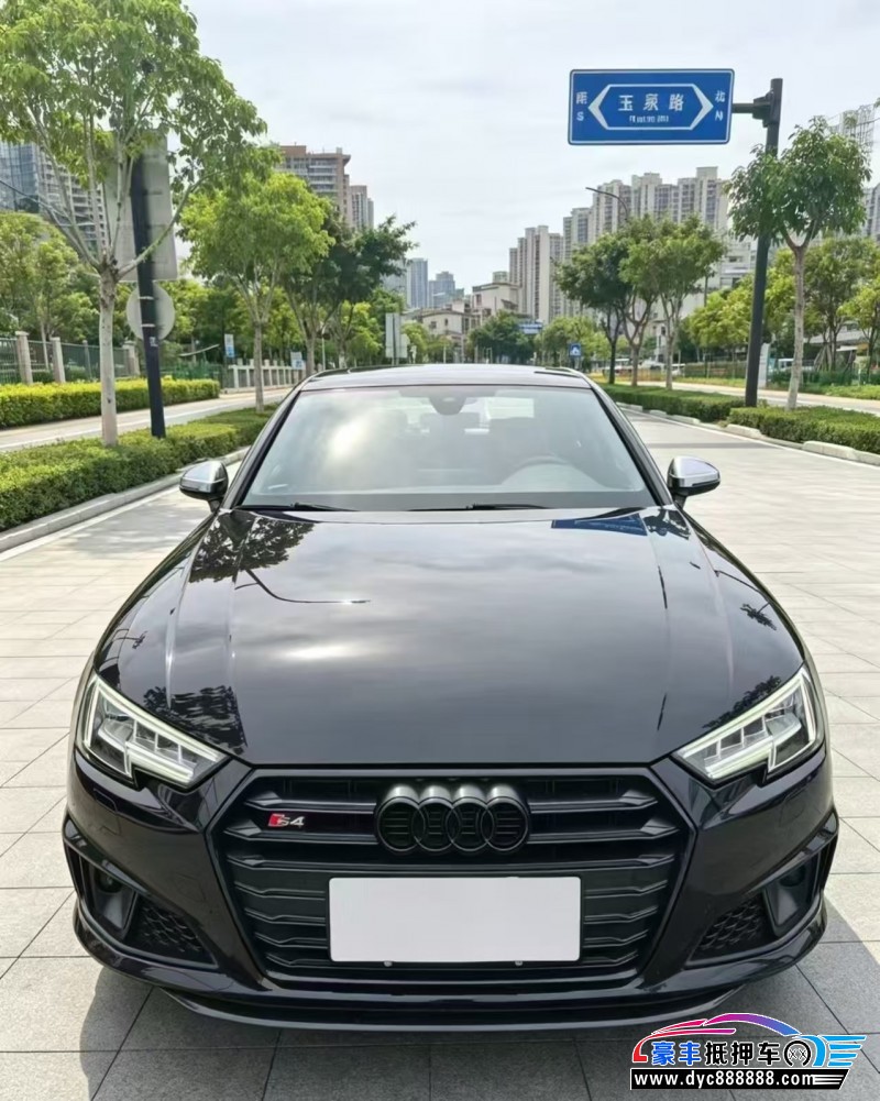 19年奥迪S4轿车抵押车出售