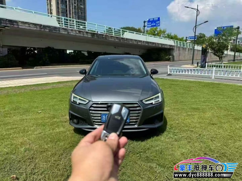 19年奥迪A4轿车抵押车出售