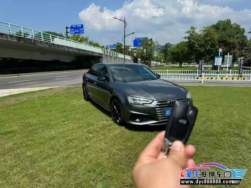 19年奥迪A4轿车抵押车出售