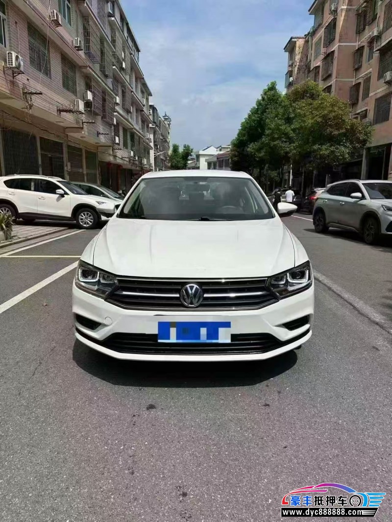 抵押车出售18年大众宝来轿车