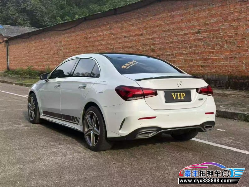20年奔驰A轿车抵押车出售