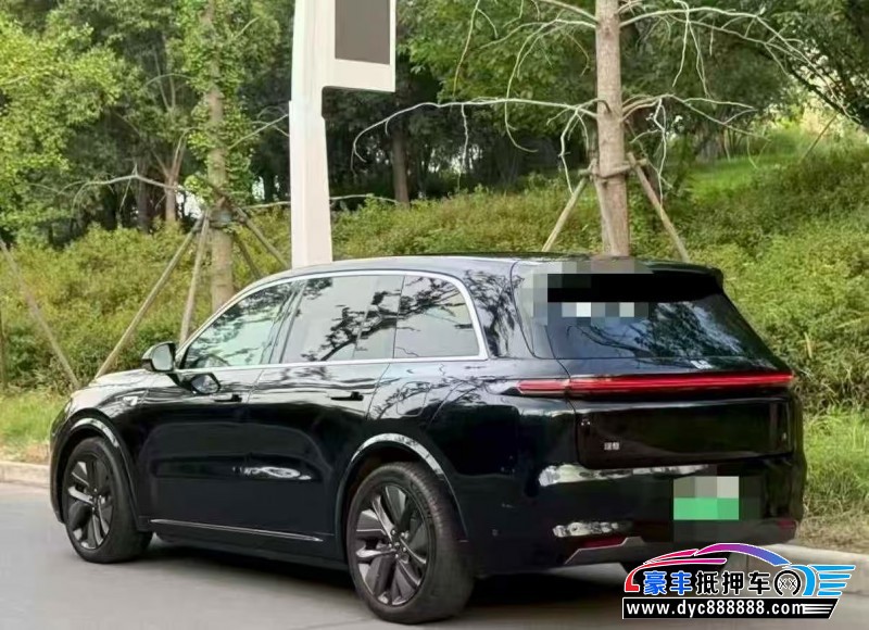 25年理想L8轿车抵押车出售