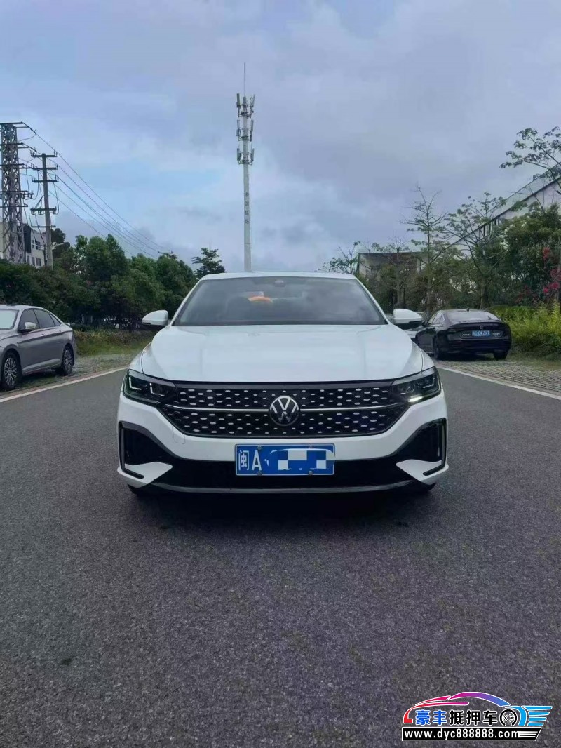 抵押车出售24年大众朗逸轿车