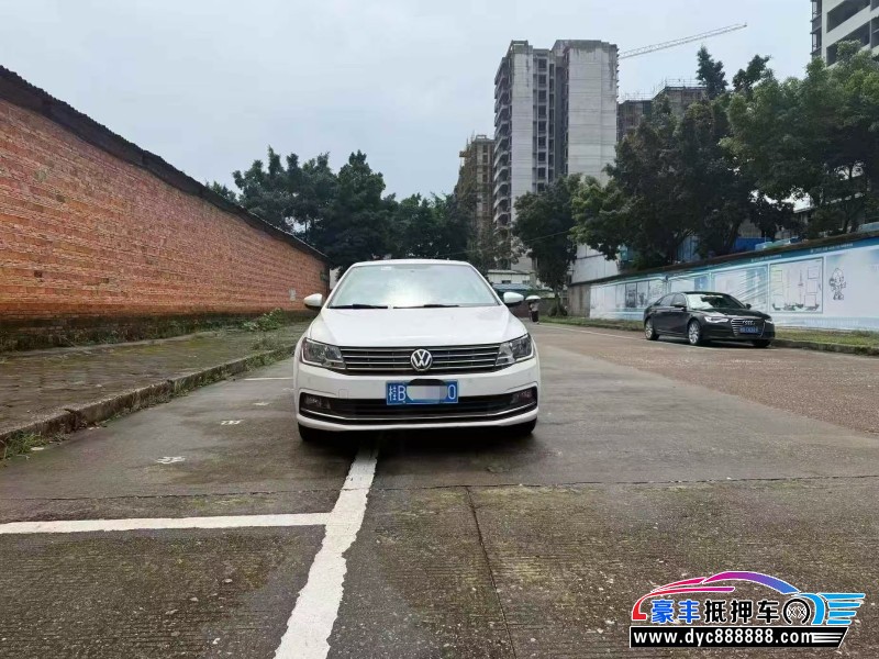 抵押车出售18年大众朗逸轿车