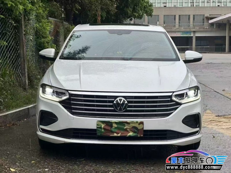 抵押车出售22年大众朗逸轿车